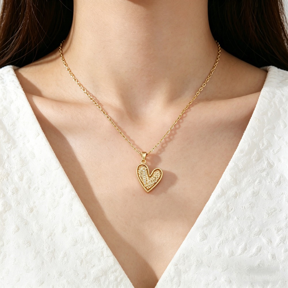 Women's Exquisite Heart Letter Zirconia Chain Necklace, Light Luxury